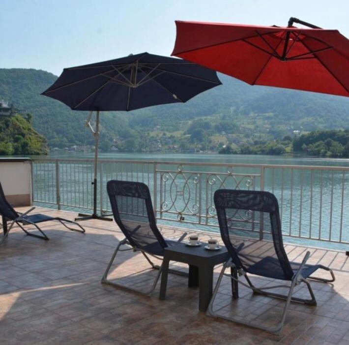 Vila Oaza - Zvornicko Jezero ซวอร์นิก ภายนอก รูปภาพ